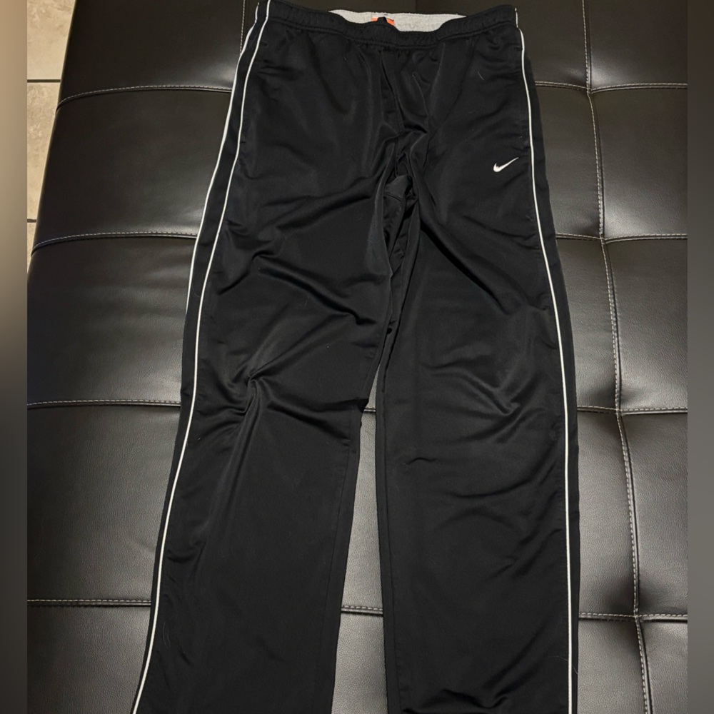 Vintage Nike Men's Black Joggers